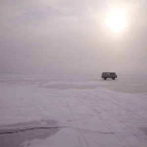 Картины на льду озера Байкал